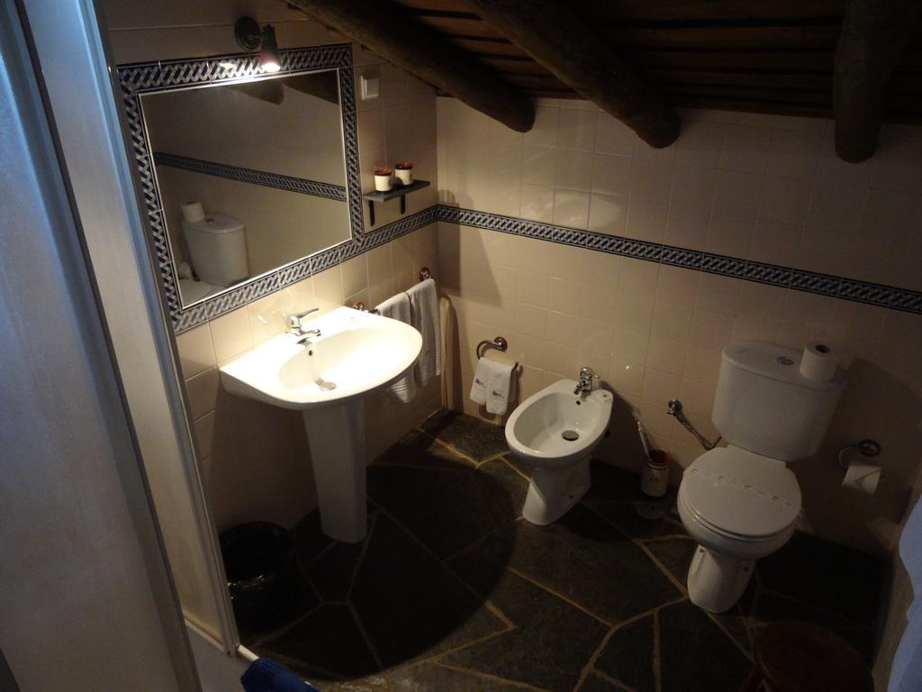 Casa Saramago Hotel Монсарас Стая снимка