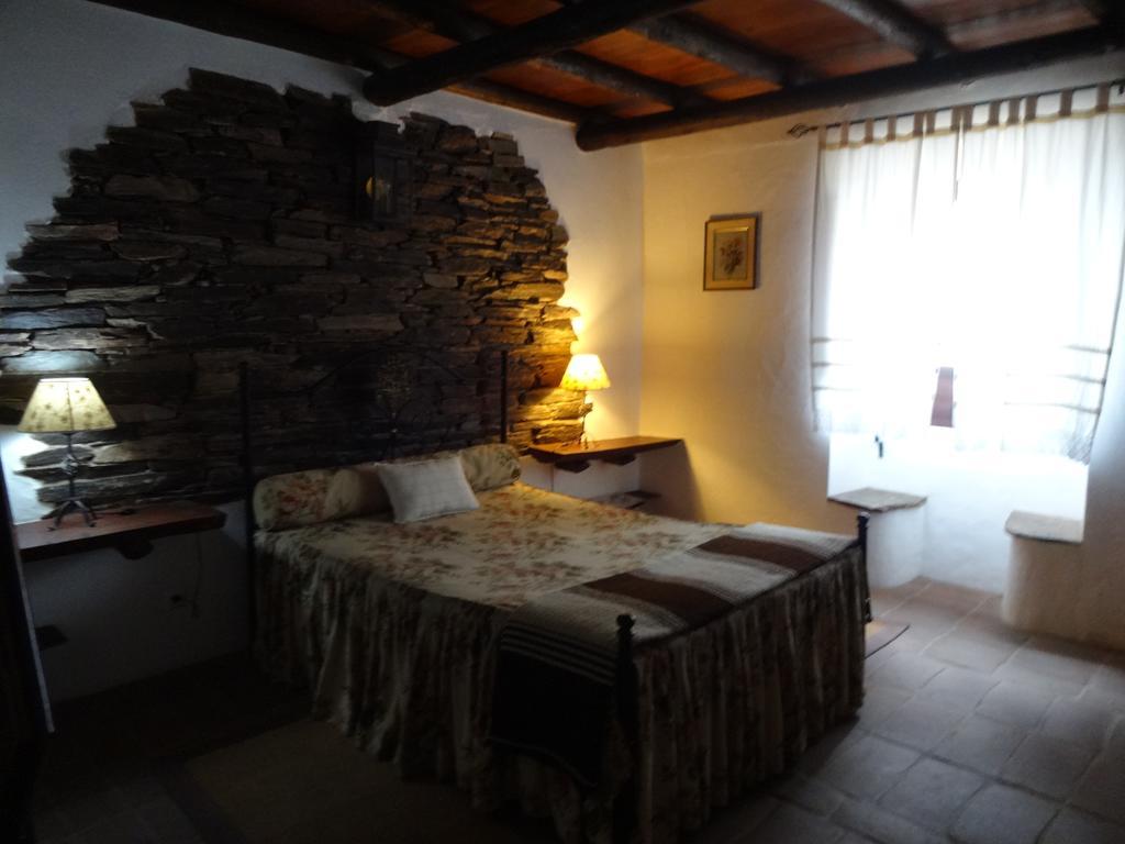 Casa Saramago Hotel Монсарас Стая снимка