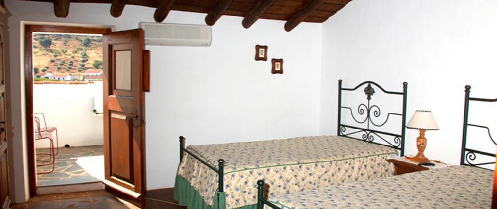 Casa Saramago Hotel Монсарас Стая снимка
